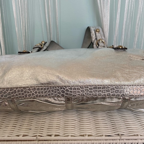 Guess Metallic Silver Shoulder Bag and Pouch Set - Picture 8 of 17